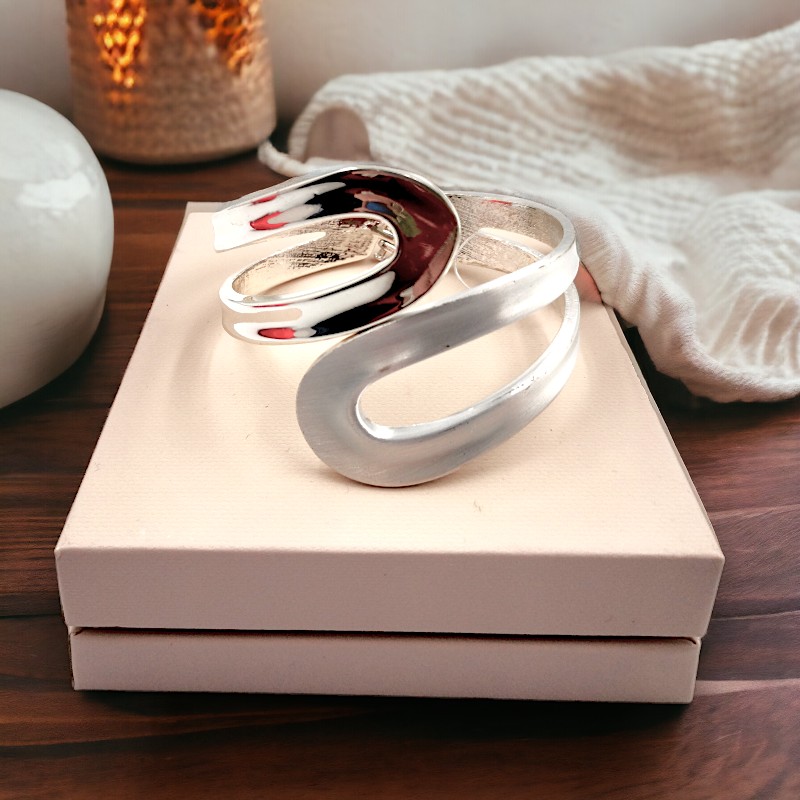 bransoletka sztywna na zatrzask